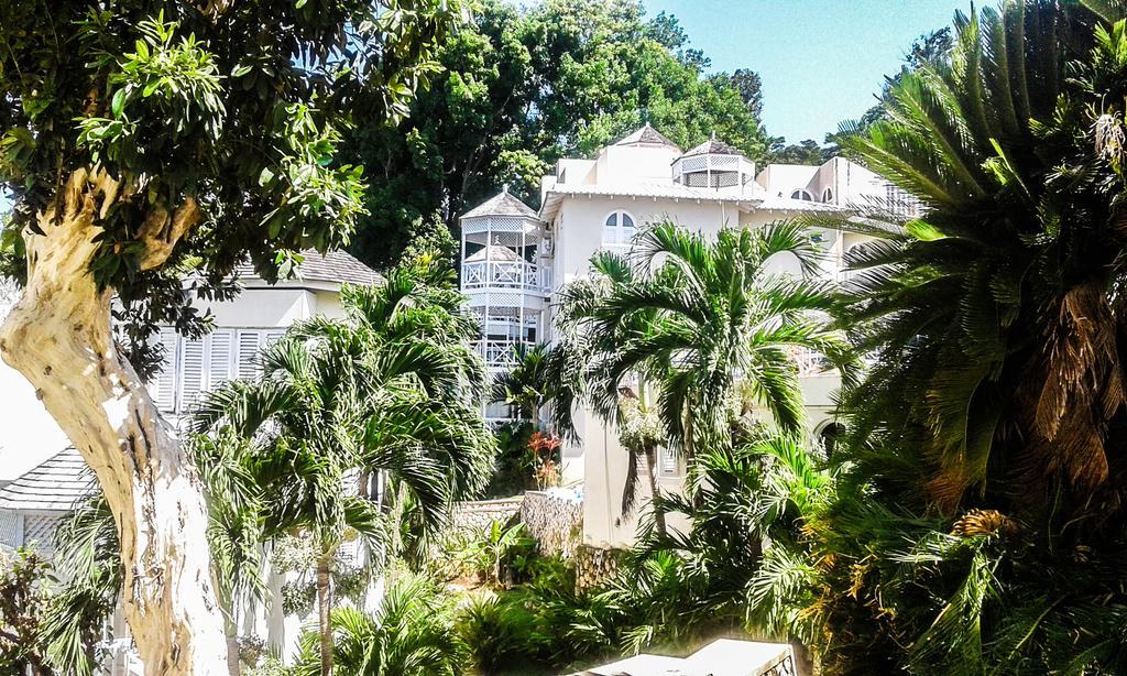 Skycastles Condominiums オーチョ・リオス エクステリア 写真